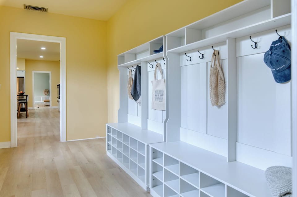 Convenient hanging space.