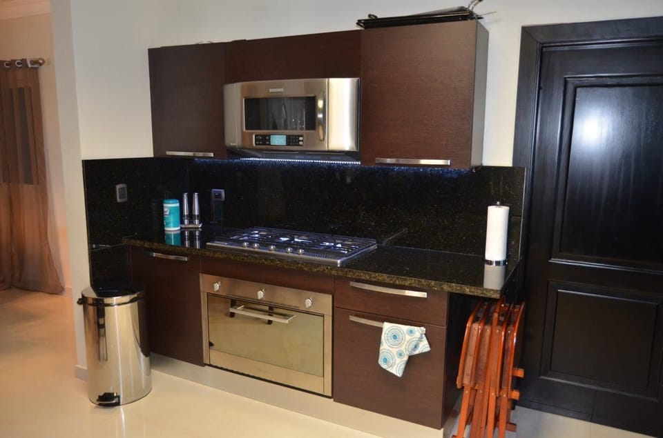 Apartment, 3 Bedrooms | Private kitchenette | Refrigerator (on request), microwave (on request)