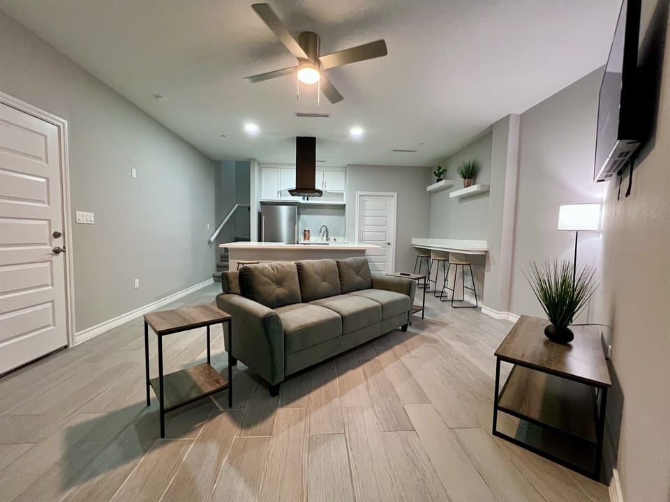 Main Area with Fully Functional Kitchen