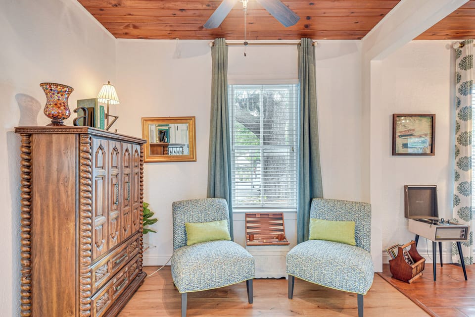House (2 Bedrooms) | Interior