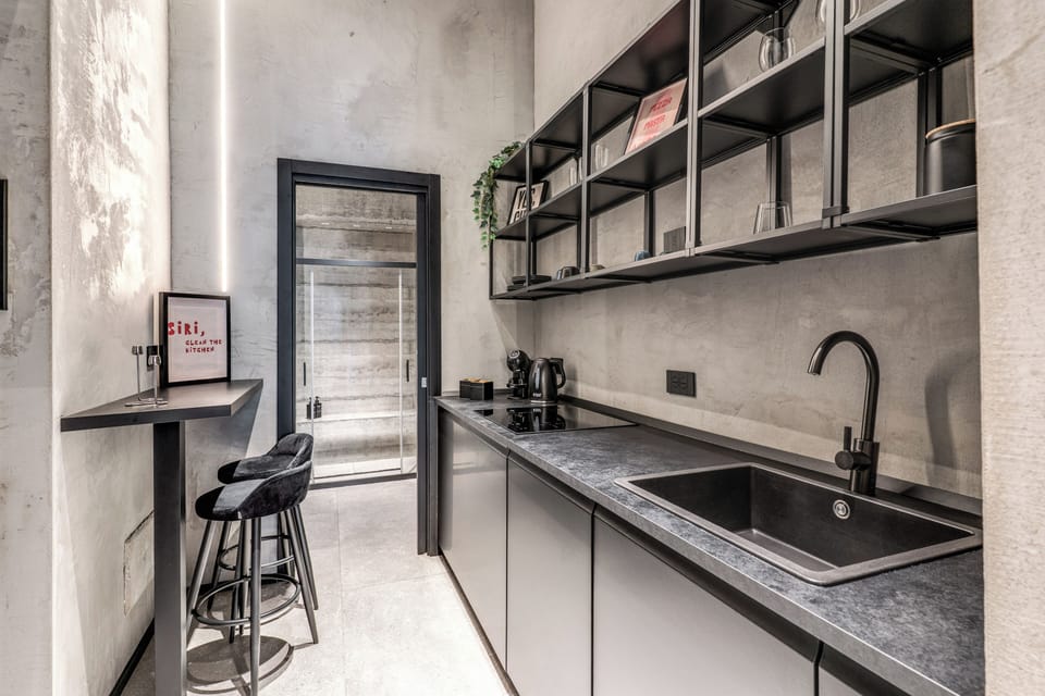 Studio Suite | Private kitchen | Mini-fridge, espresso maker, coffee/tea maker, electric kettle