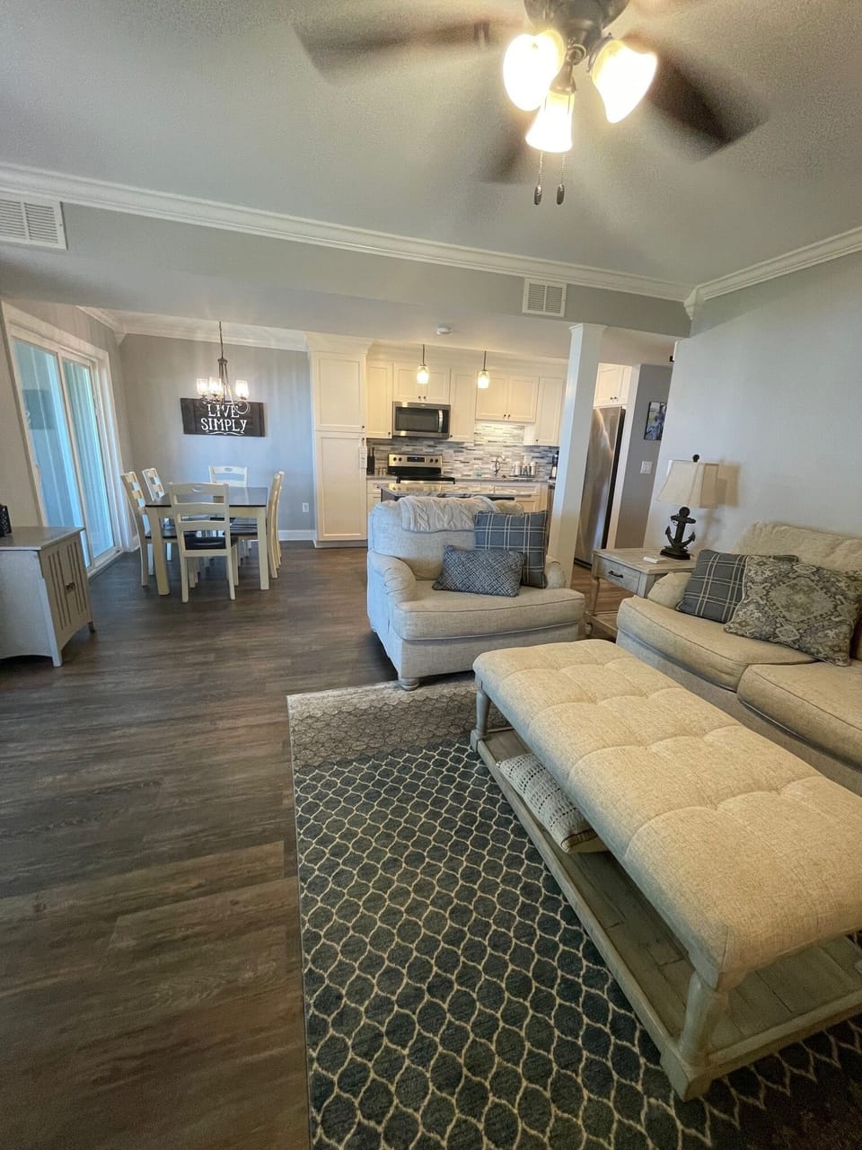 Open concept living area with dining room/kitchen
