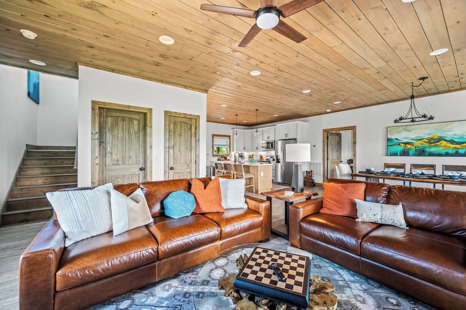 Premier Mountain Views' cozy living area