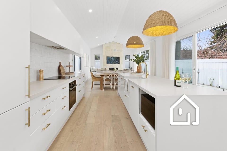 Superb well-equipped kitchen with Nespresso pod machine
