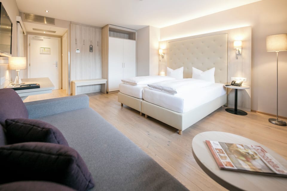 Comfort Zimmer | In-room safe, desk, soundproofing, iron/ironing board