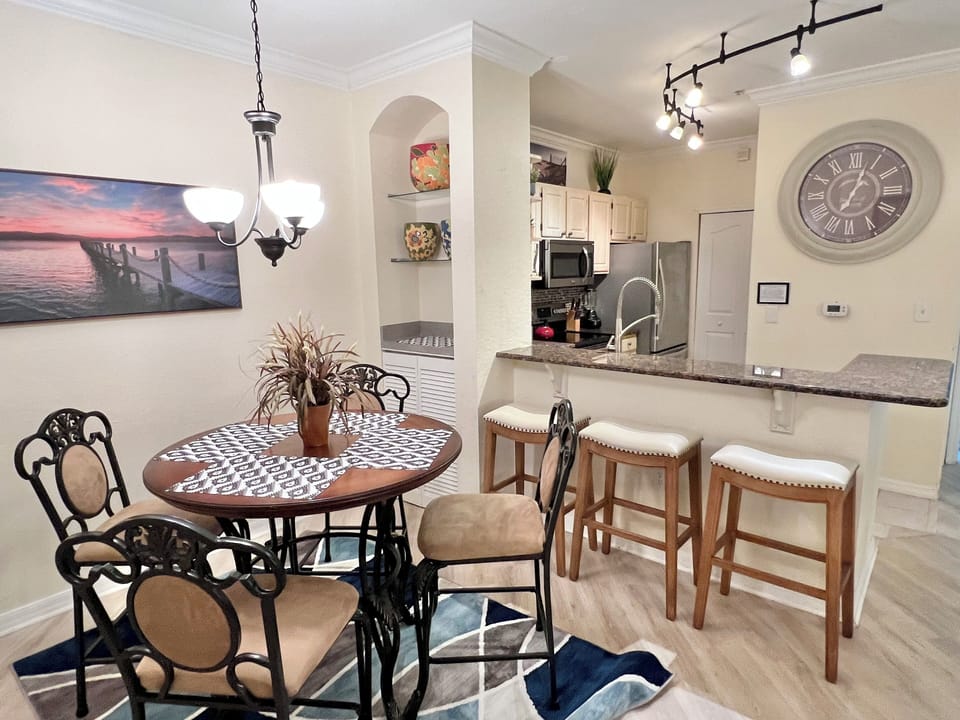 Dining Area with Counter Seating !