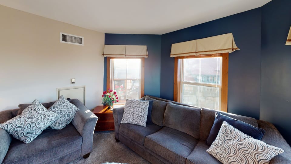 Couch, Furniture, Home Decor, Cushion, Indoors