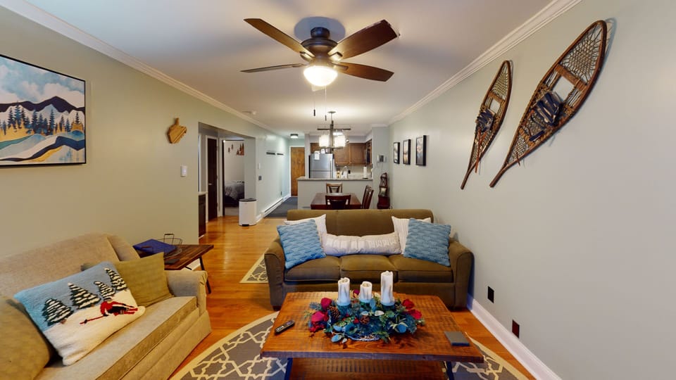 Furniture, Indoors, Living Room, Couch, Floor