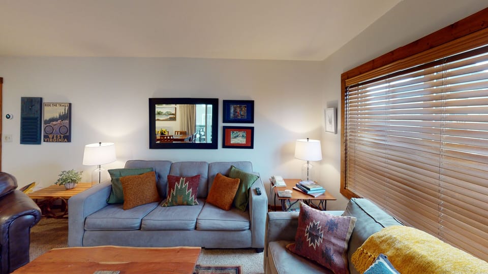 Couch, Furniture, Indoors, Living Room, Home Decor