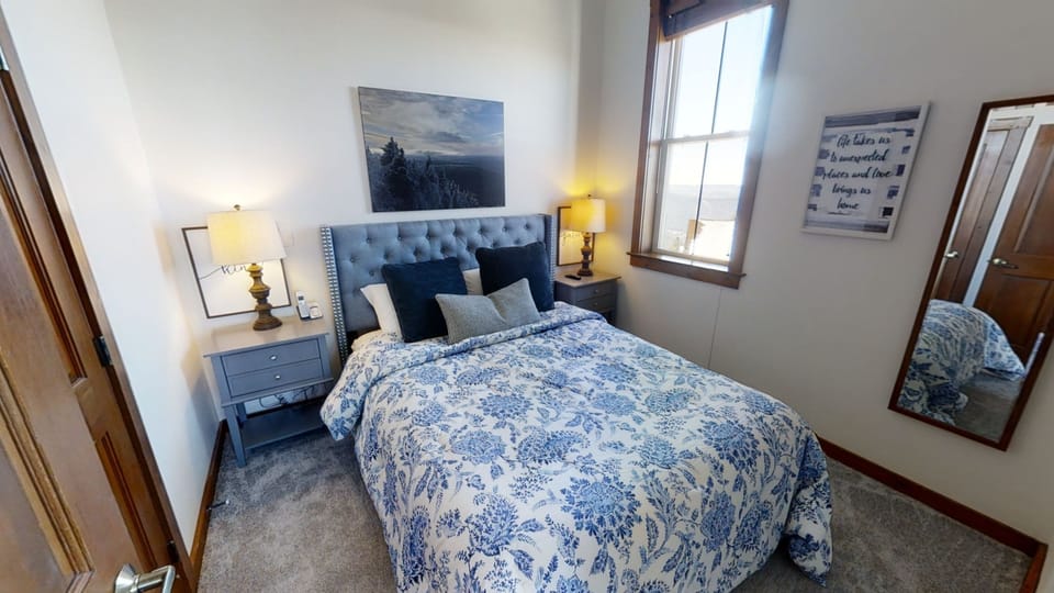 Furniture, Bed, Bedroom, Indoors, Lamp