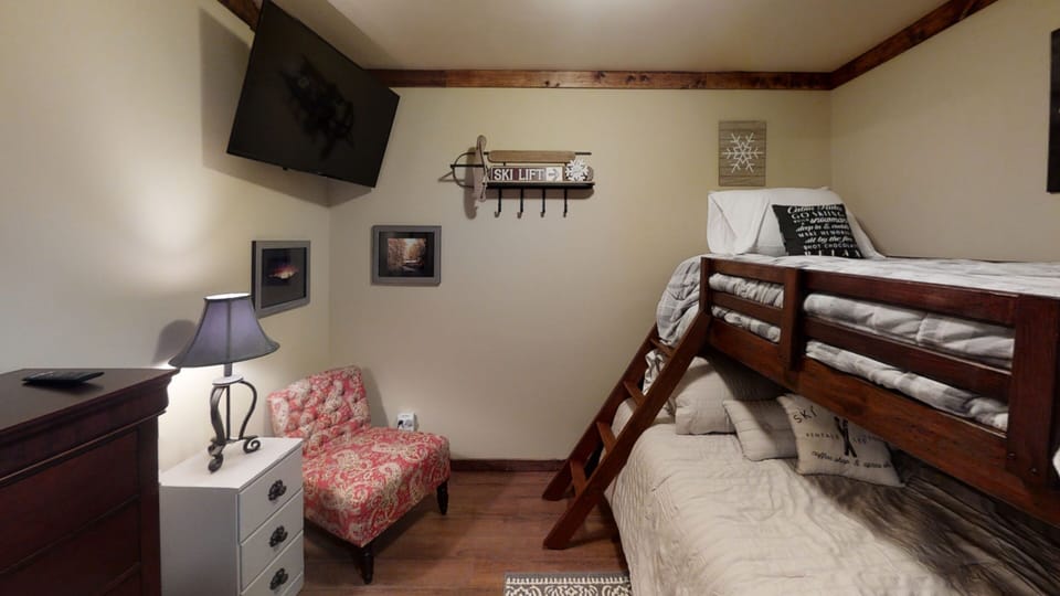 Lamp, Indoors, Bed, Bedroom, Furniture