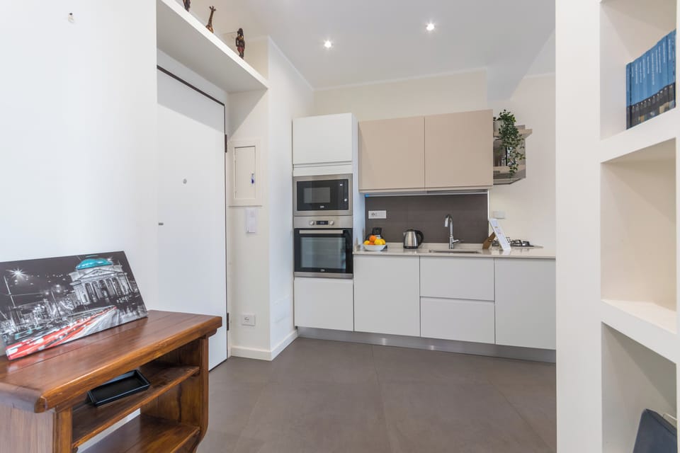 Condo, Balcony, Hill View | Private kitchen | Full-size fridge, microwave, oven, stovetop