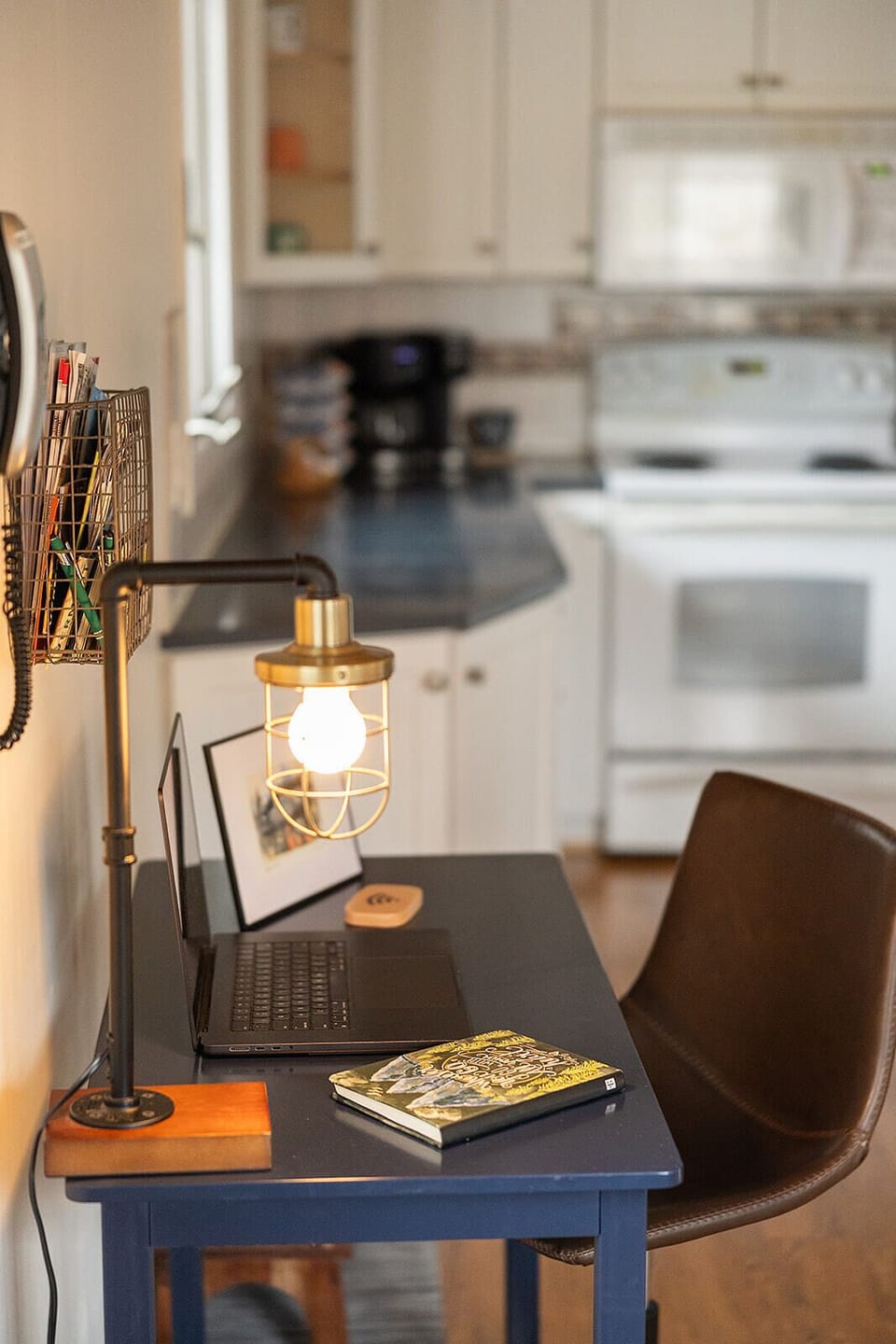 Work station