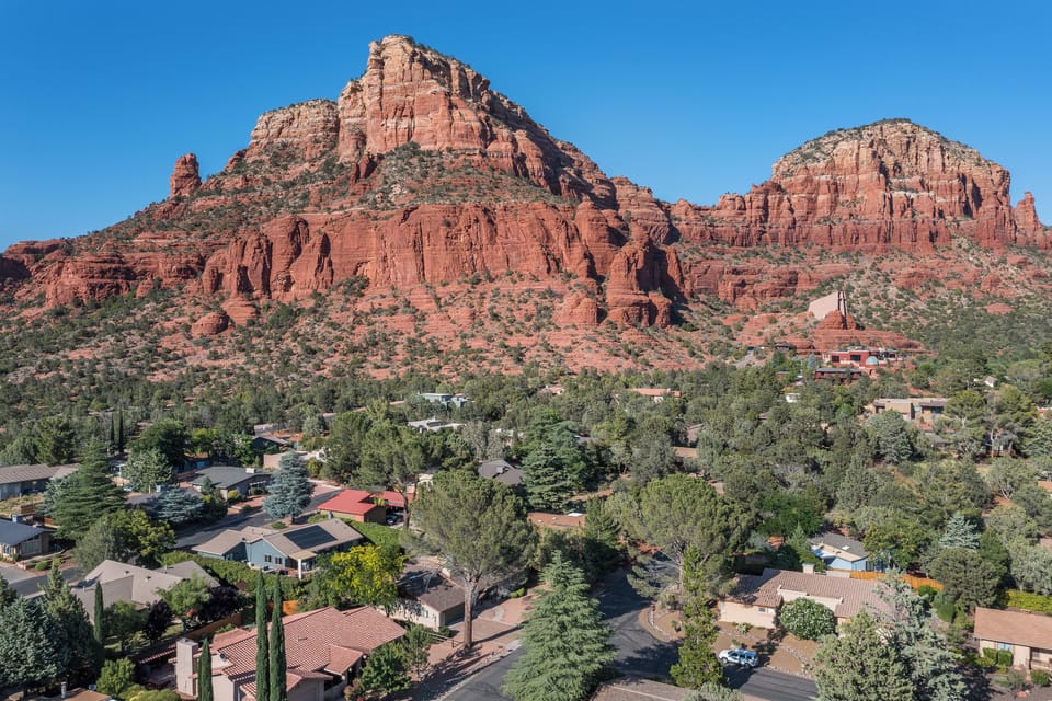 Experience the ultimate outdoor retreat in Sedona, where stunning views and cozy amenities create unforgettable memories.
