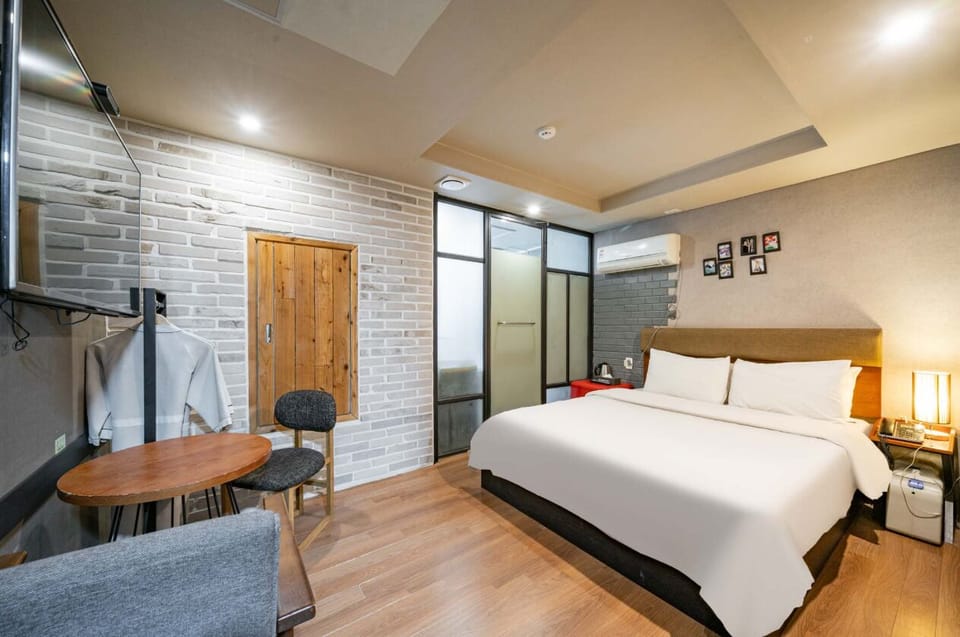 Deluxe Room | Free WiFi, bed sheets