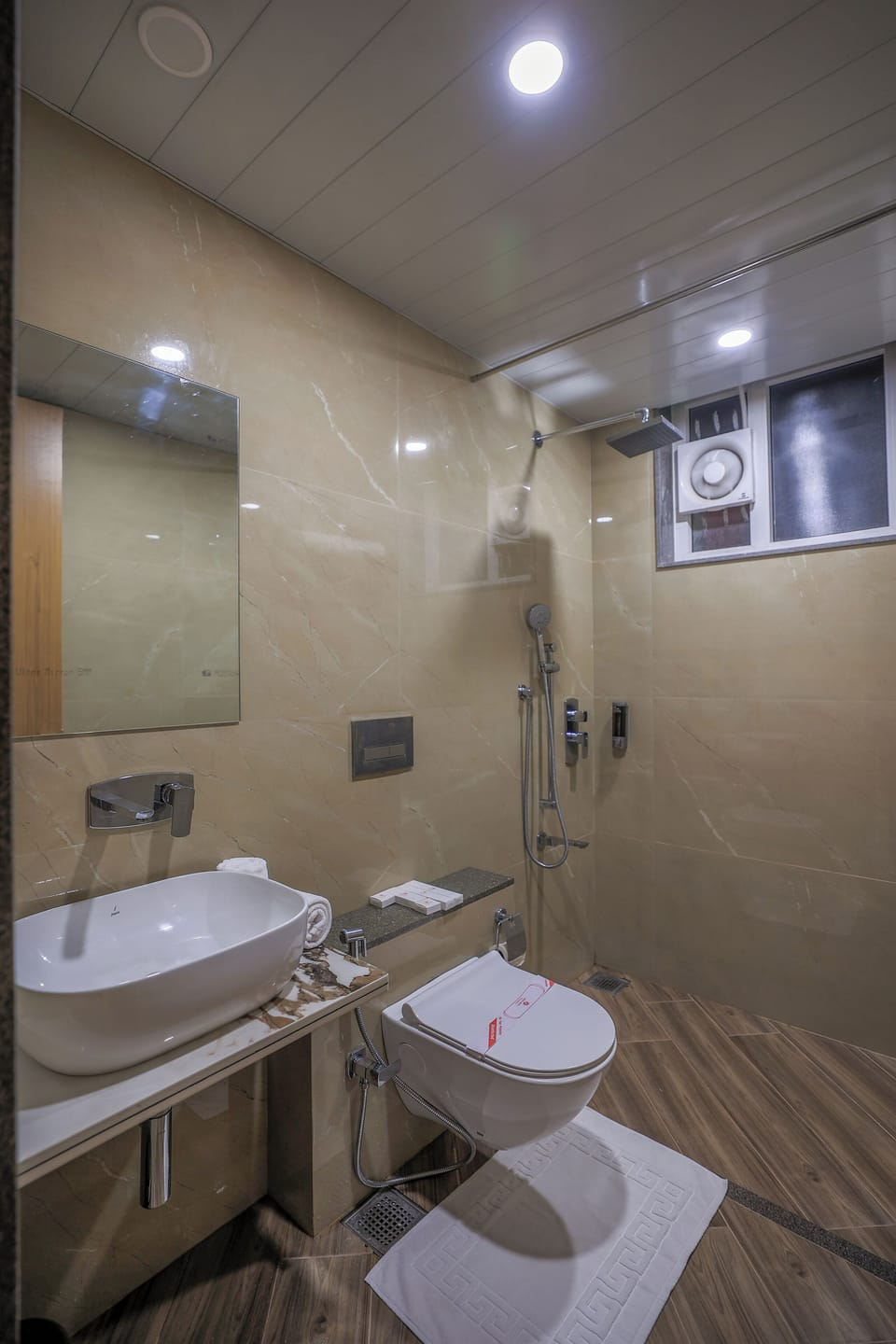 Deluxe Room | Bathroom