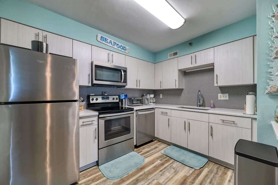 Kitchen with Quartz Countertops