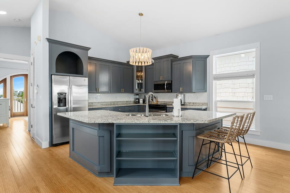 House, Multiple Beds, Pool Access (8506 Lydia Ln) | Private kitchen | Fridge, microwave, oven, stovetop