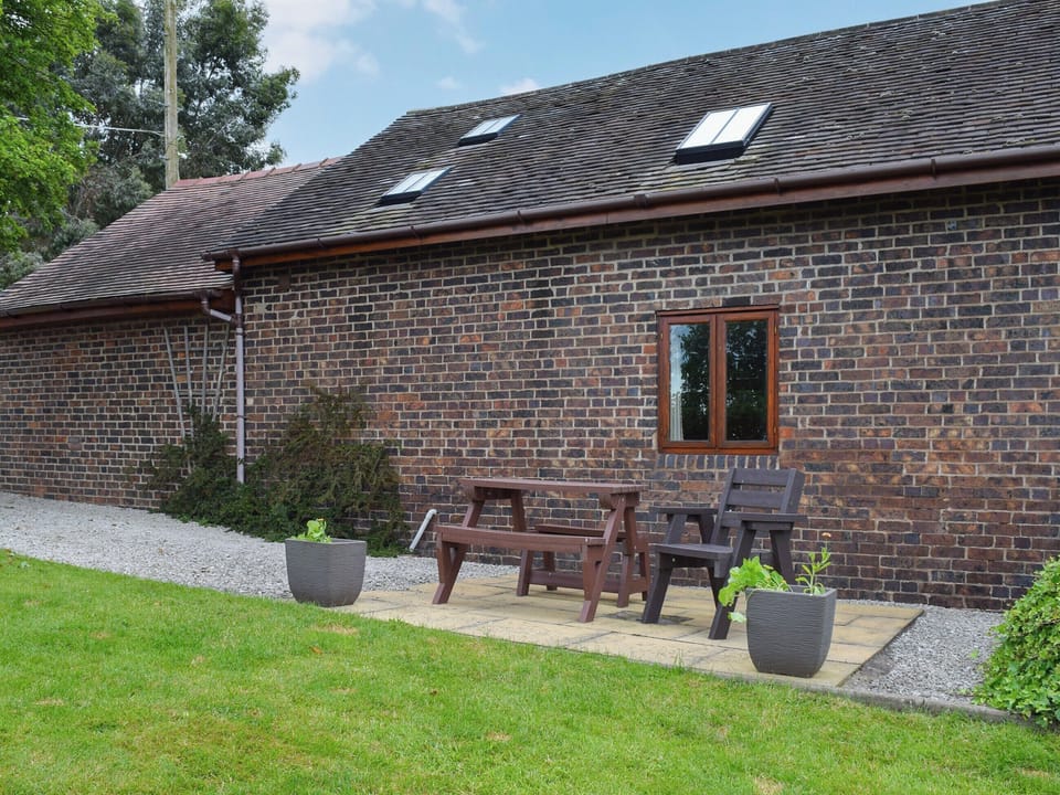 Exterior | The Granary - Donative Holiday Cottages, Warton, near Tamworth