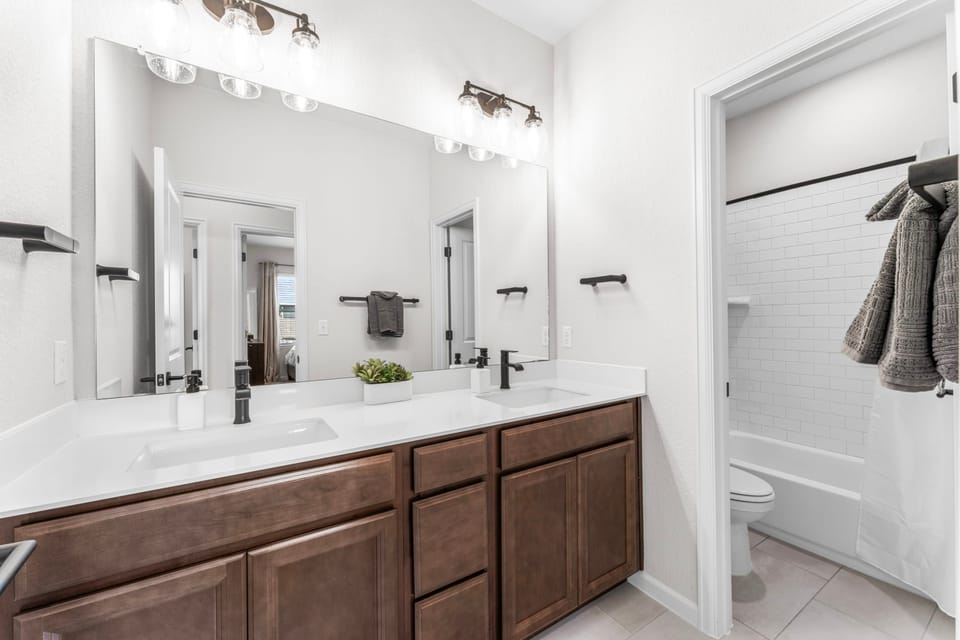 Close to Cota Downtown Cozy Luxe 4BR House in Austin