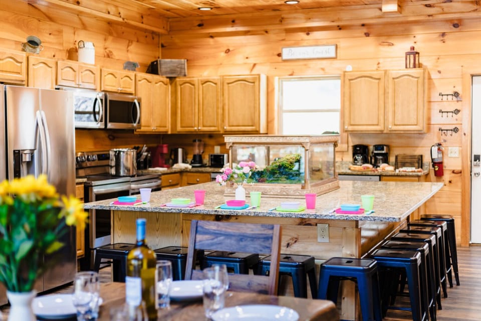 Family Cabin | In-room dining