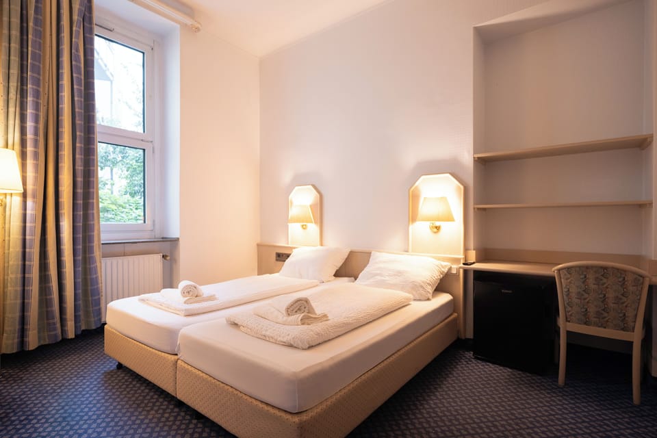 Comfort Double Room | Desk, laptop workspace, free WiFi, bed sheets