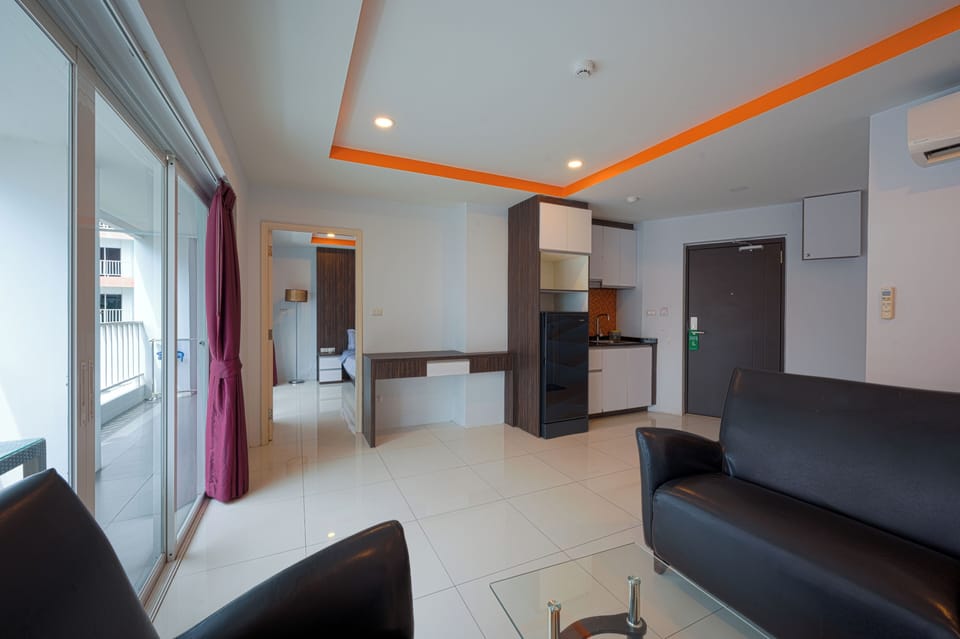 Basic Apartment | Living area