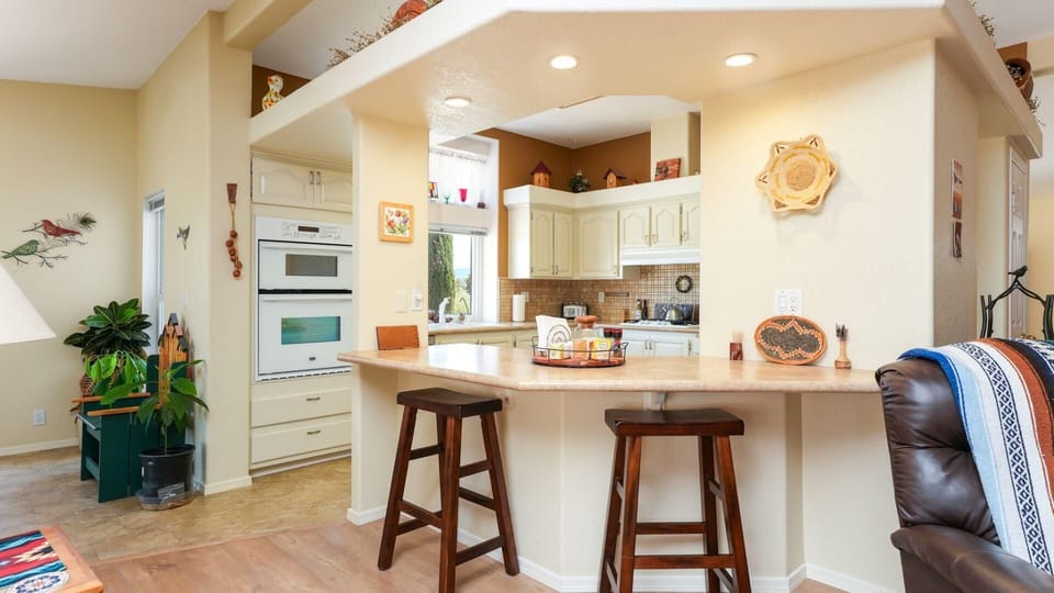 Breakfast bar with stools