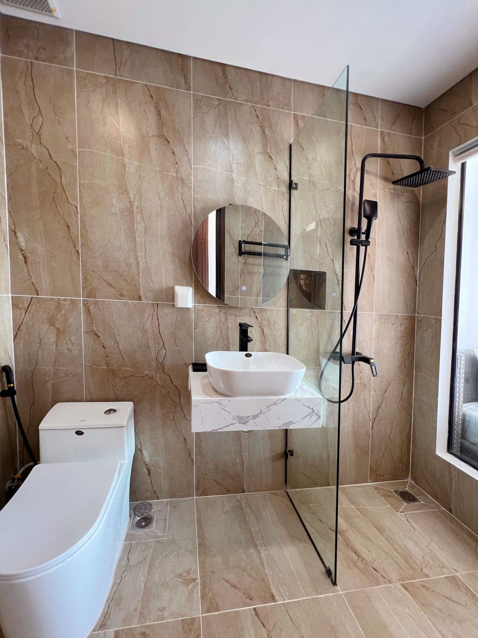 Shower, hydromassage showerhead, hair dryer, slippers