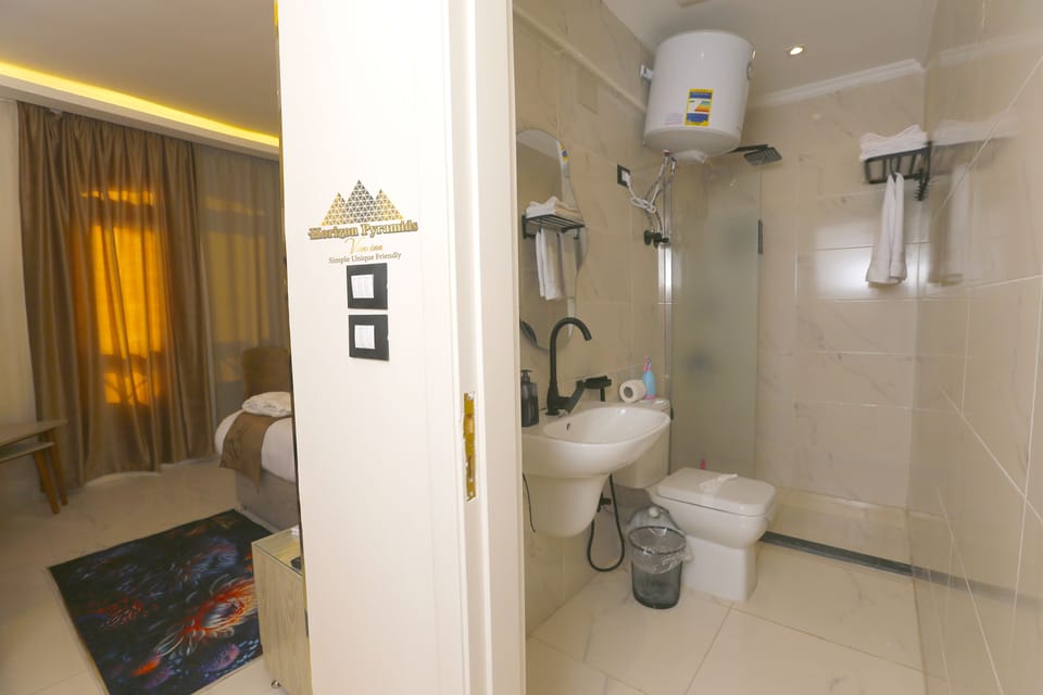 Classic Double Room, Non Smoking, Private Bathroom | Bathroom | Shower, rainfall showerhead, designer toiletries, hair dryer