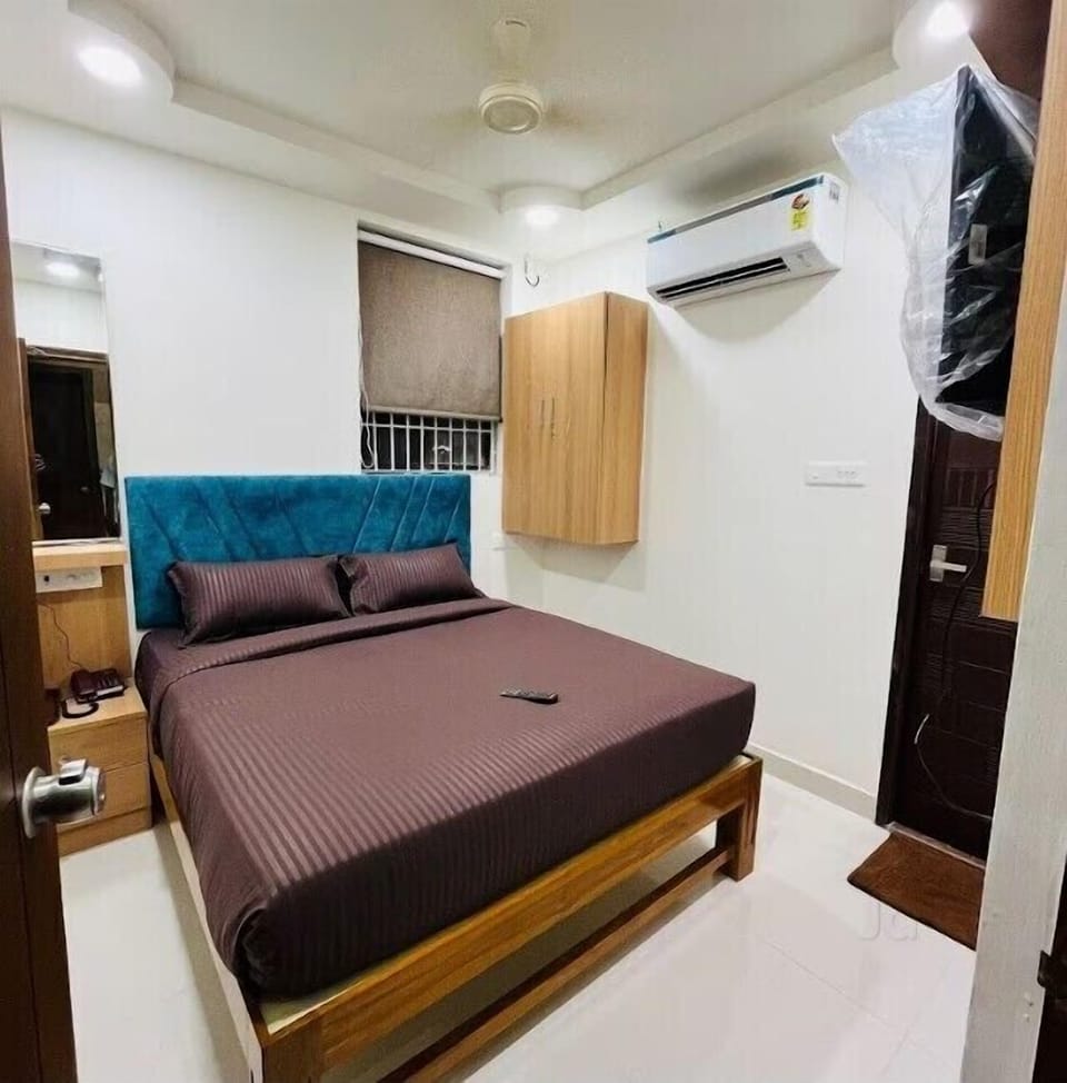 Deluxe Double Room, City View | Desk, free WiFi