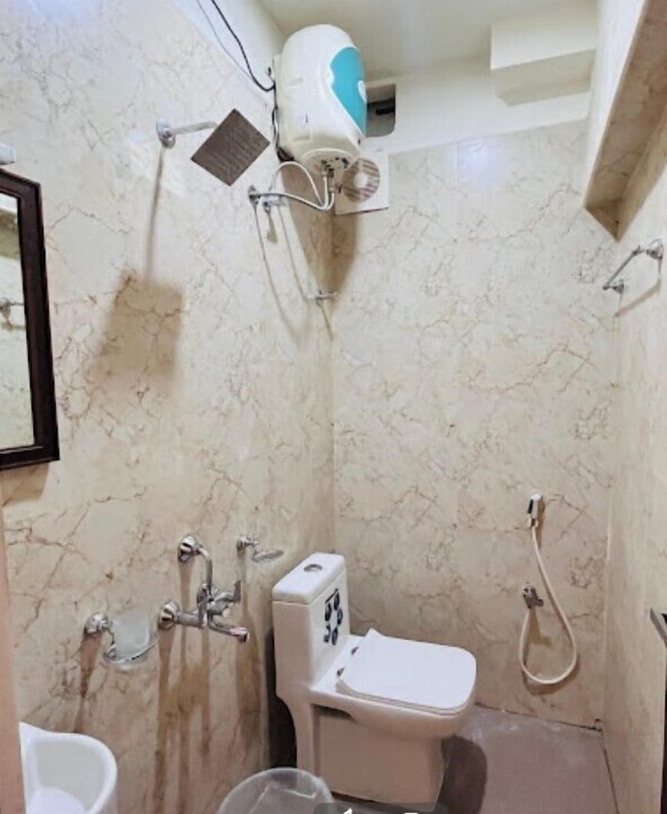 Shower, towels, soap, shampoo