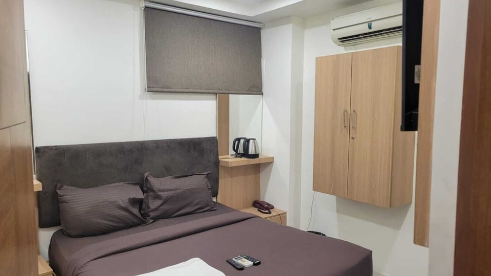 Deluxe Double Room, City View | Desk, free WiFi