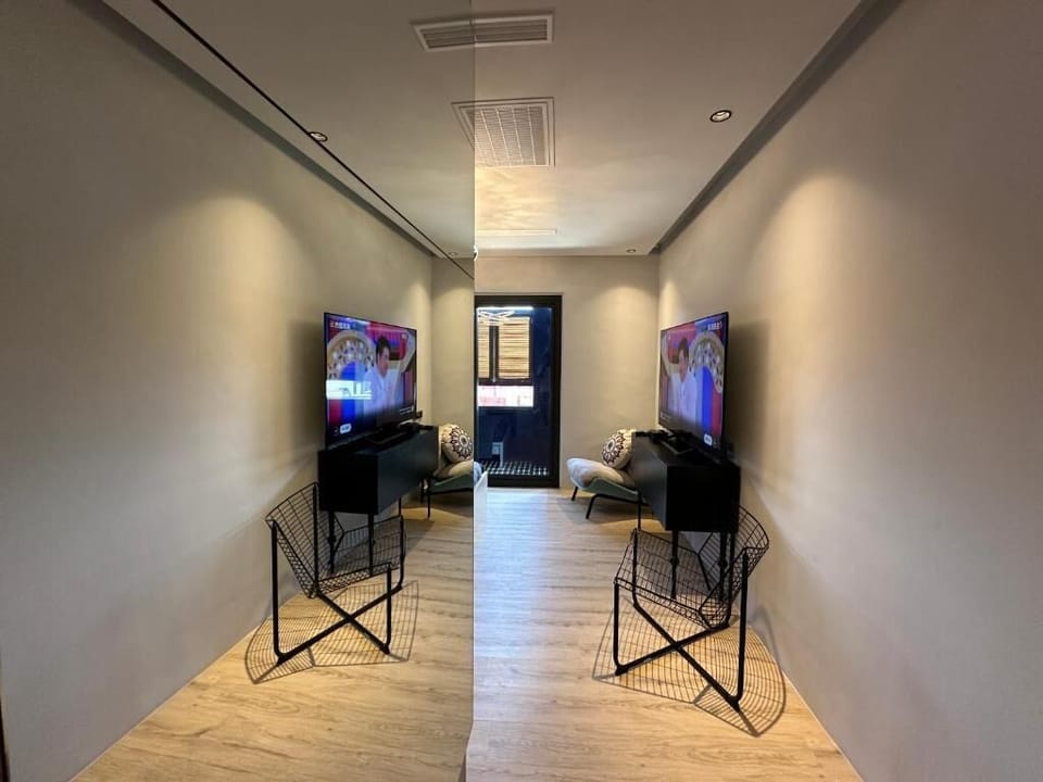 Design Room | Free WiFi