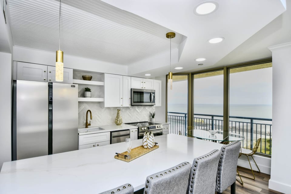 Condo, 3 Bedrooms | Private kitchen | Coffee/tea maker, fridge, oven, toaster