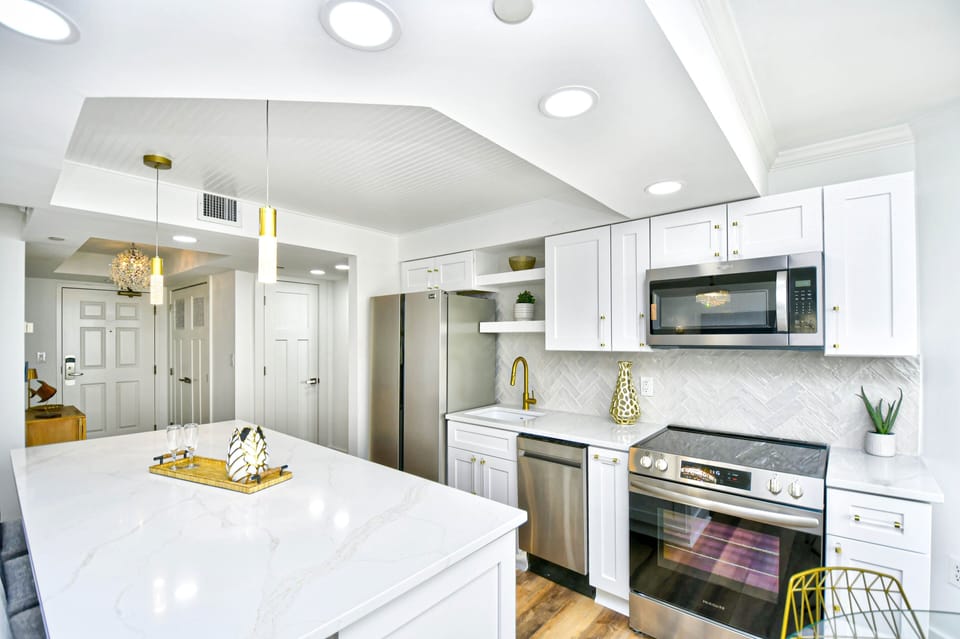 Condo, 3 Bedrooms | Private kitchen | Coffee/tea maker, fridge, oven, toaster
