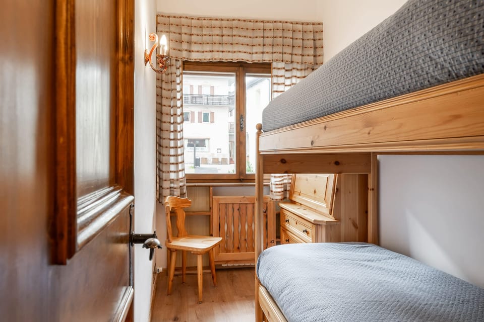 Second bedroom