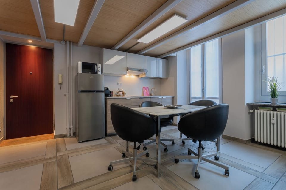 Fridge, microwave, stovetop, electric kettle
