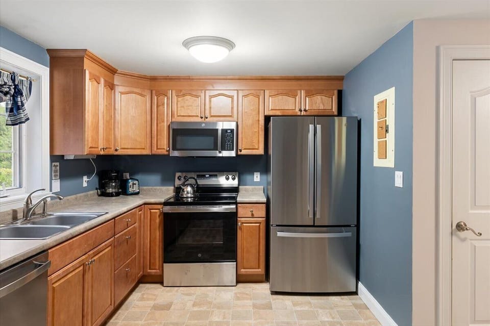 Spacious modern kitchen