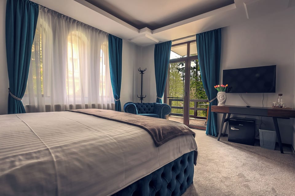 Egyptian cotton sheets, premium bedding, individually decorated