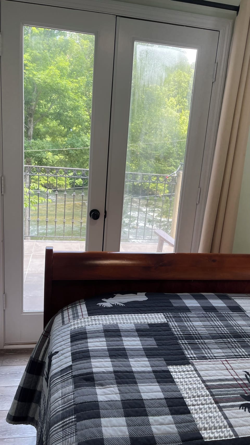 Riverview guest bedroom balcony
