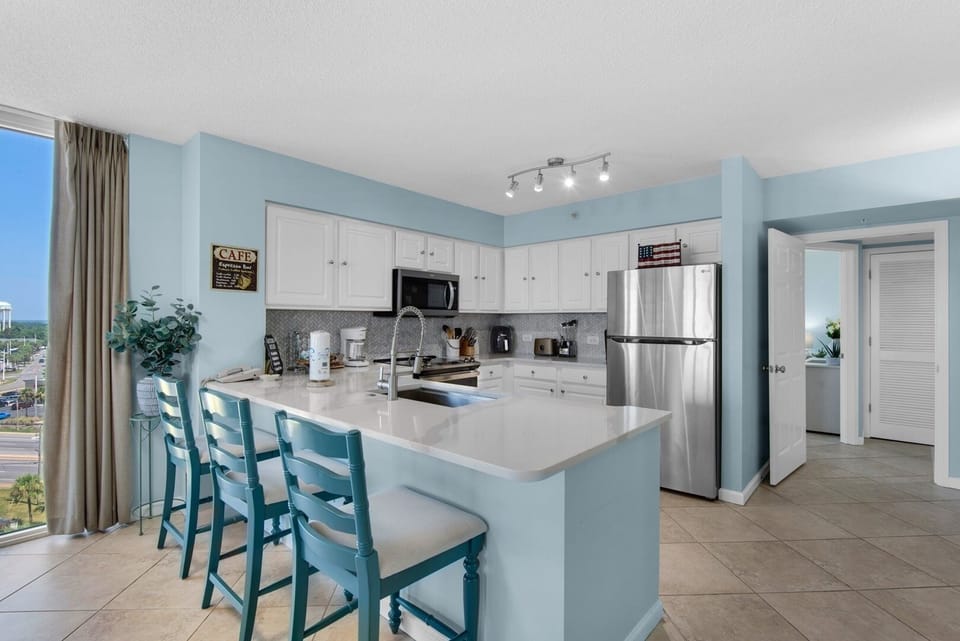 Indoors, Kitchen, Architecture, Building, Dining Room
