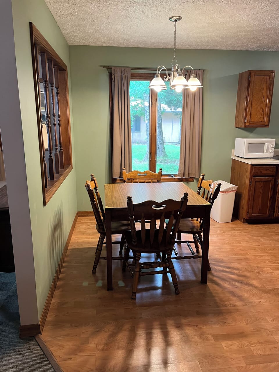 Cabin 14 Dining Area