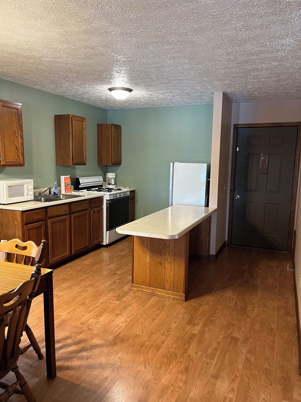 Cabin 14 kitchen