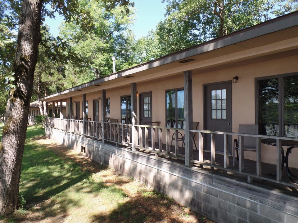 Entire cabin back
