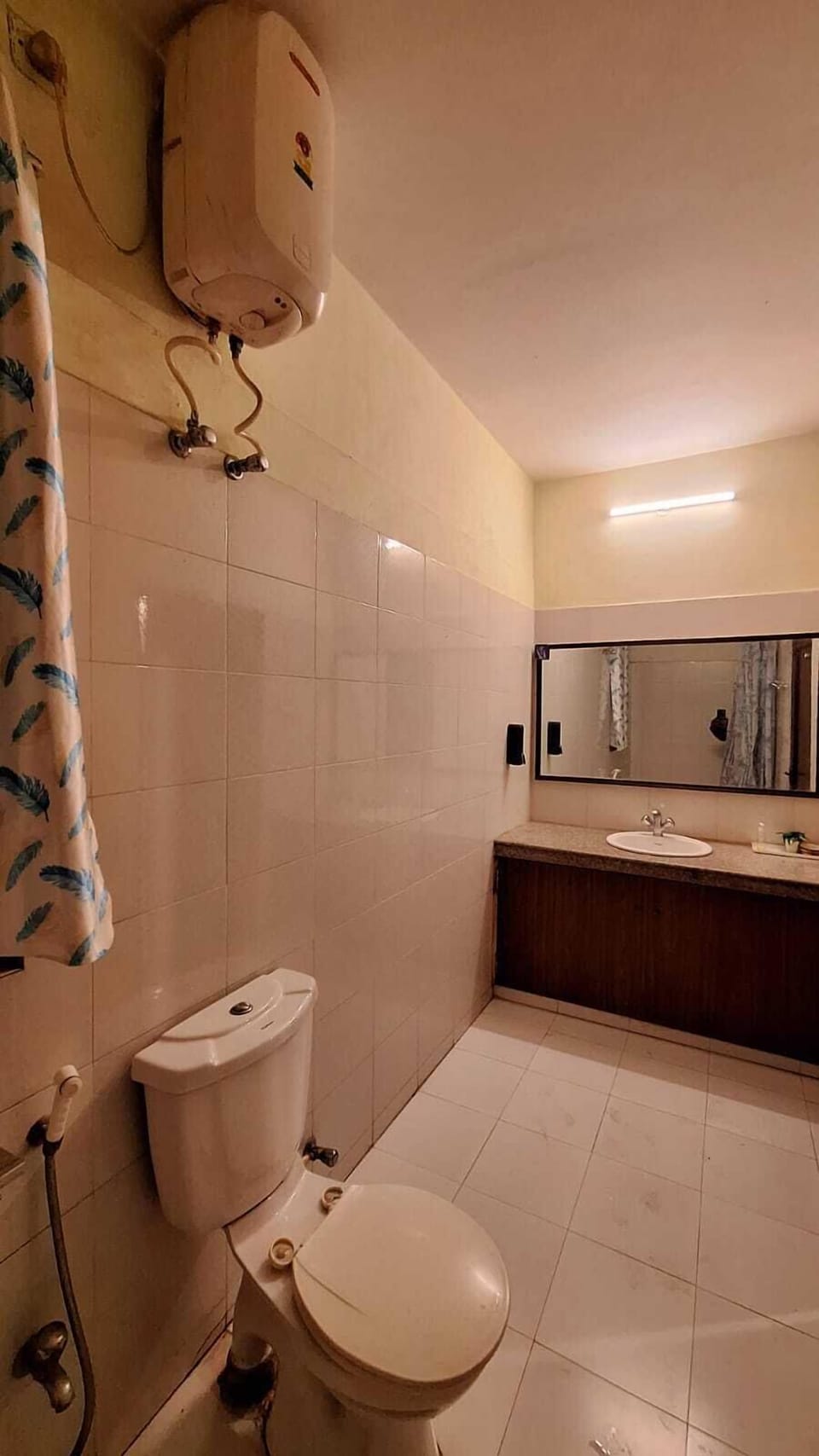 Double Room | Bathroom | Shower, towels, soap