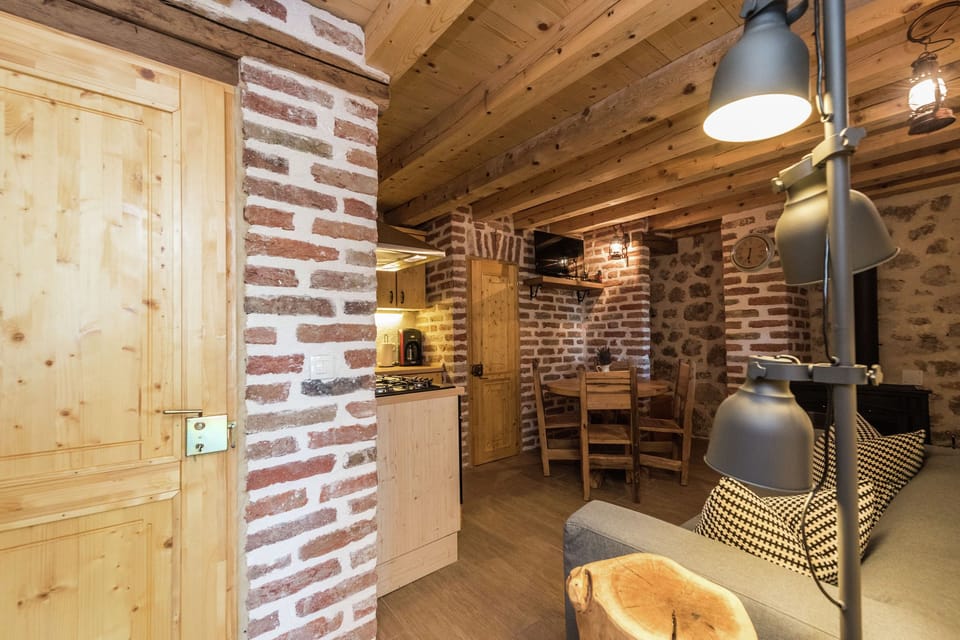 Entrance / Reception