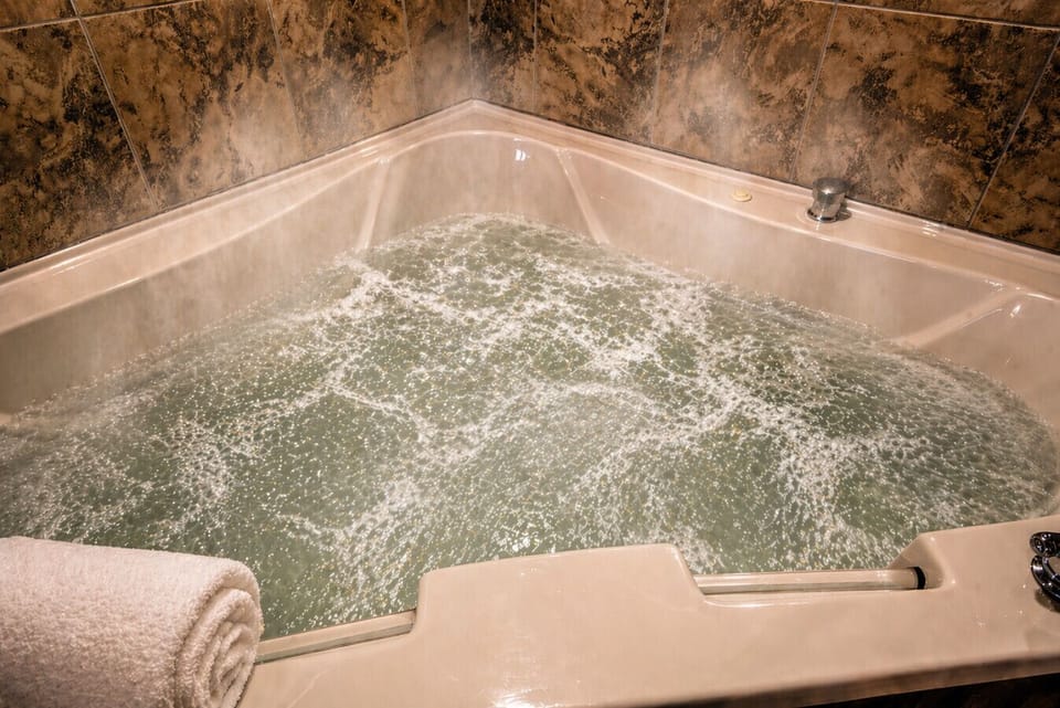 Jetted Tub in 2 Bedrooms | Unwind & Soak After Adventure