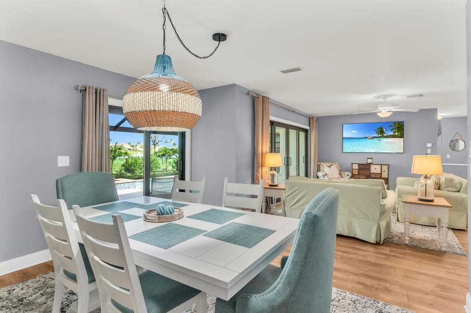 430 Worthington St Marco-large-008-031-LivingDining Room-1500x999-72dpi