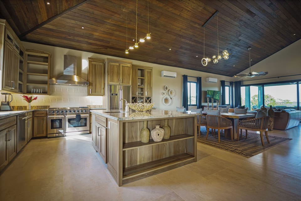 4 Bedroom; 4 full Bath; 2 Powder Room Oceanfront Villa w/plunge pool | Private kitchen | Coffee/tea maker, highchair